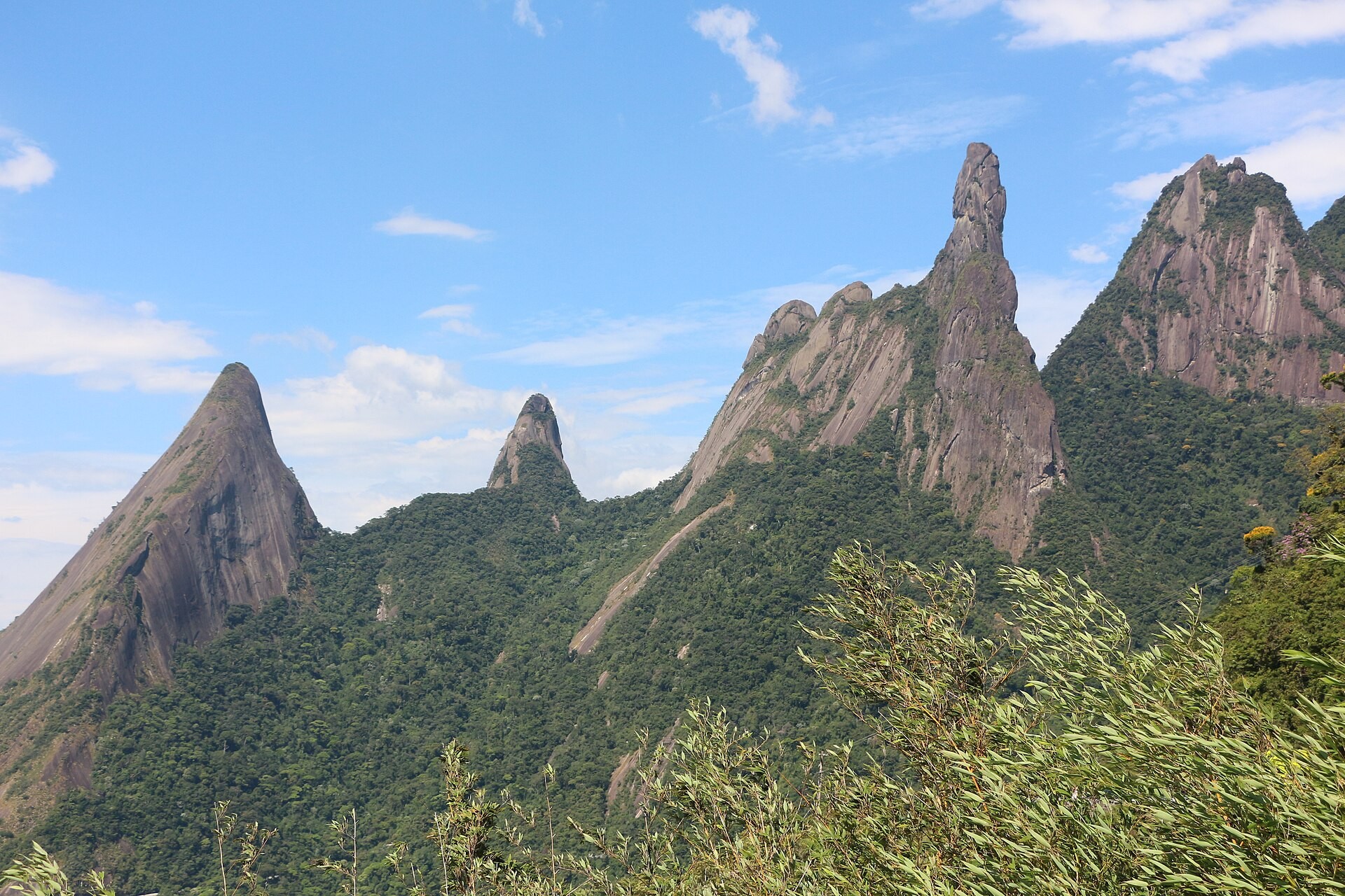 Agulha do Dedo de Deus na Serra dos Órgãos, em Teresópolis.